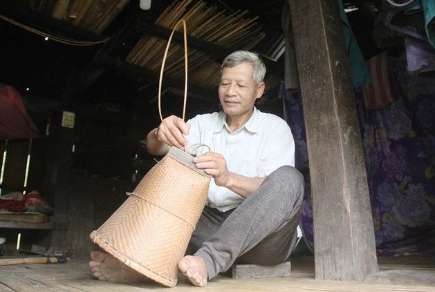 Ông Nguyễn Thanh Luận, nguyên Bí thư Đảng ủy xã Trà Vân, nói về khó khăn của những ngày đầu về làng Khe Chữ