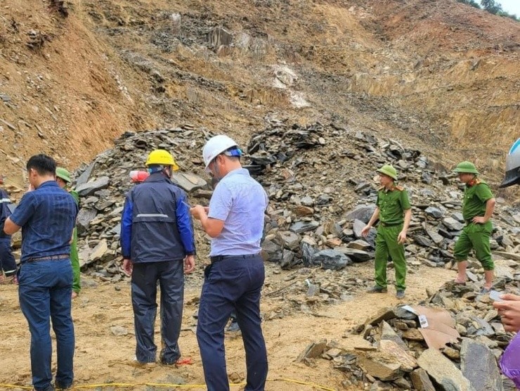 Thủ tướng gửi điện chia buồn đến gia đình các nạn nhân vụ sạt lở đất ở Hà Tĩnh 