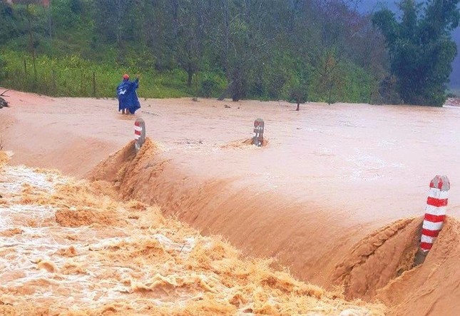 Thủ tướng yêu cầu ứng phó với đợt mưa lớn ở Bắc Bộ