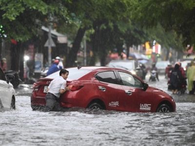 Mưa lớn gây ngập ở TP HCM, Đồng Nai, Bình Thuận