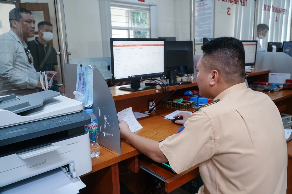 Đăng ký xe lần đầu trên VNeID từ ngày mai, người dân cần lưu ý gì? 