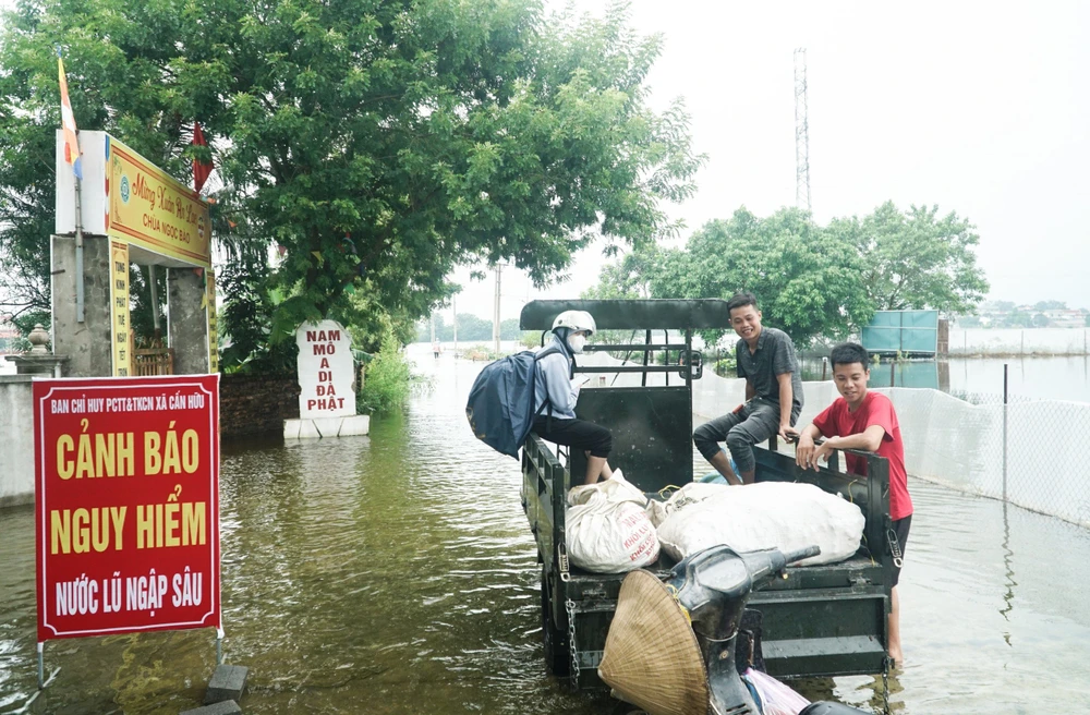 Việc ngập lụt kéo dài ảnh hưởng rất lớn đến đời sống nhân dân