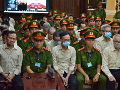 ‘Đại án đăng kiểm’: Đại diện Viện kiểm sát ‘bác’ quan điểm bào chữa, chất vấn lại luật sư