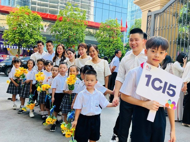 Sáng nay, hơn 23 triệu học sinh khai giảng năm học mới
