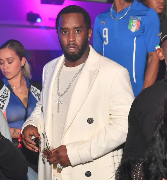 Diddy là một rapper, ca sĩ, nhà sản xuất thu âm, giám đốc điều hành thu âm