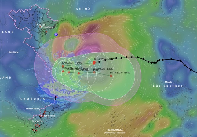 Bão Trà Mi tiến gần đất liền, gió giật cấp 14
