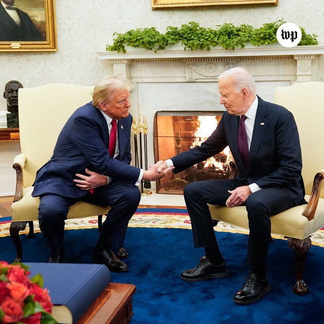 Tổng thống Biden nói "chào mừng trở về" khi tiếp ông Trump tại Nhà Trắng
