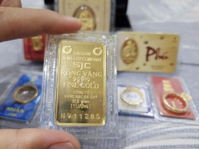 Giá vàng giảm sốc, Công ty PNJ không còn vàng miếng, vàng nhẫn để bán