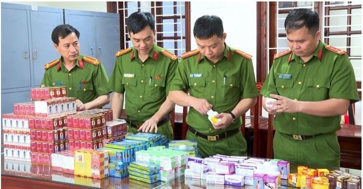 Thủ tướng: Làm rõ trách nhiệm cấp phép, kiểm định trong các vụ sữa giả, thuốc giả